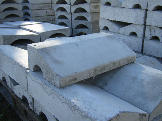 Concrete Mountable Kerb Block